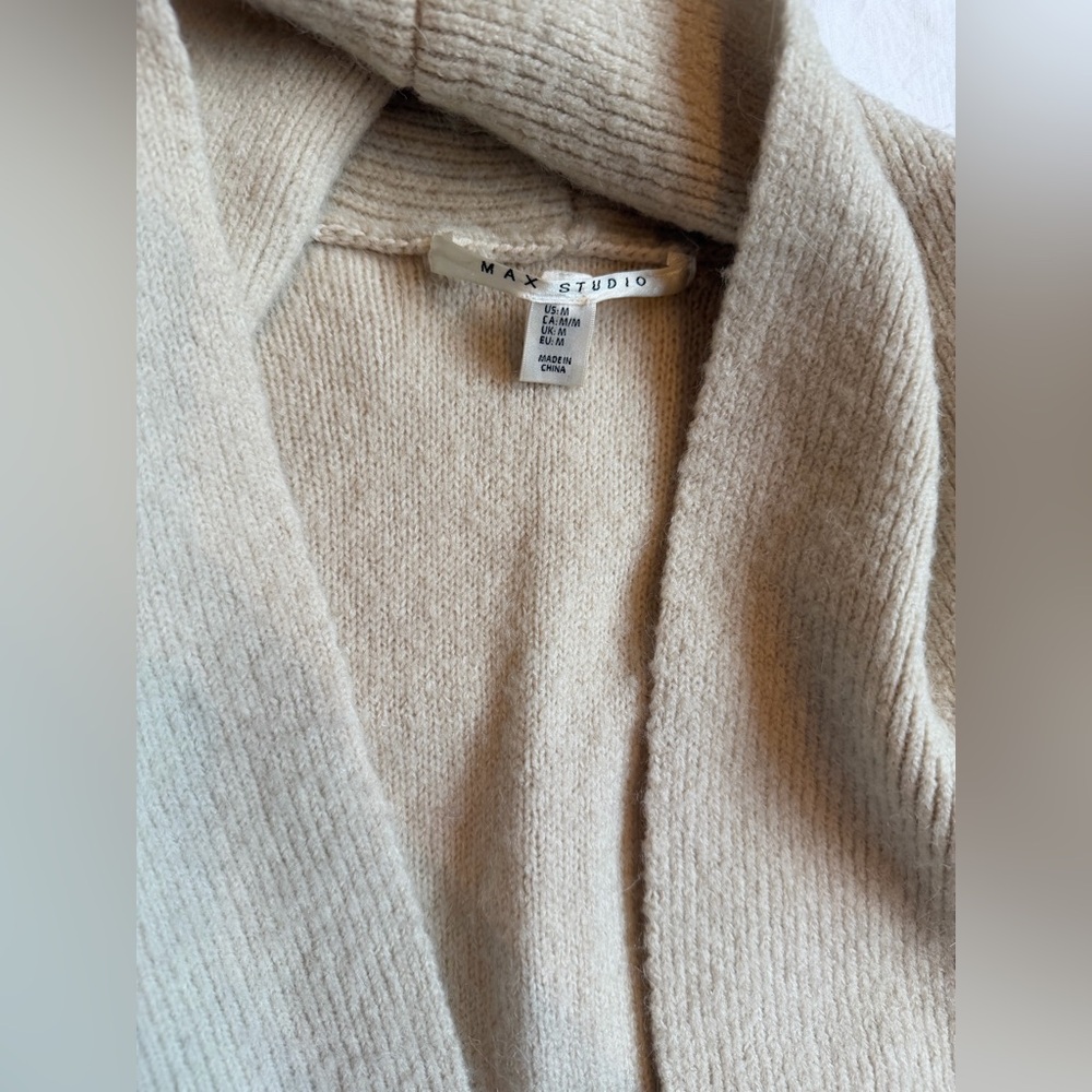 Soft Beige Wool Swearer Coat / Cardigan - Picture 4 of 9